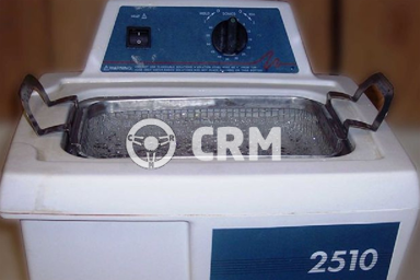 Mycie części maglowncy w myjce ultradźwiękowej